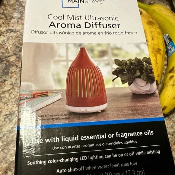 Mainstays Cool Mist Ultrasonic Aroma Diffuser w/soothing color Changing Lights - Picture 1 of 3